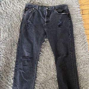 Cute black Levi jeans!